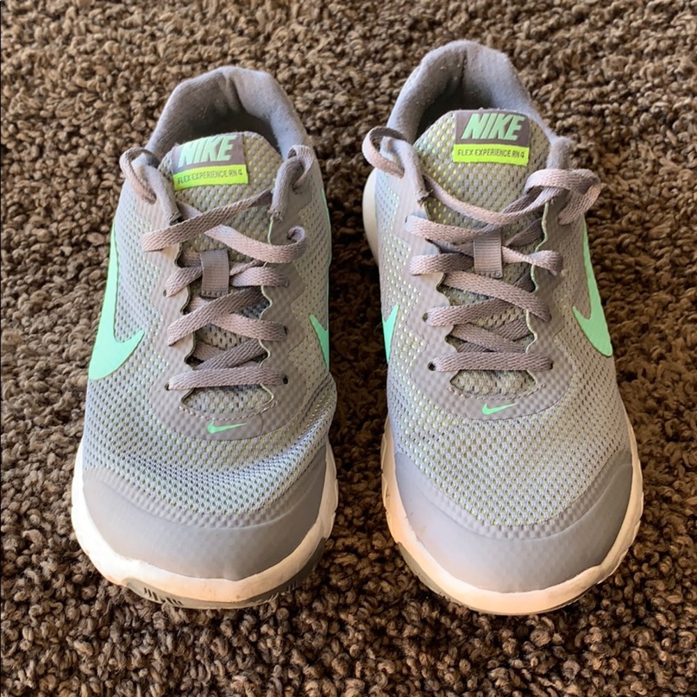 Nike’s - Picture 3 of 5